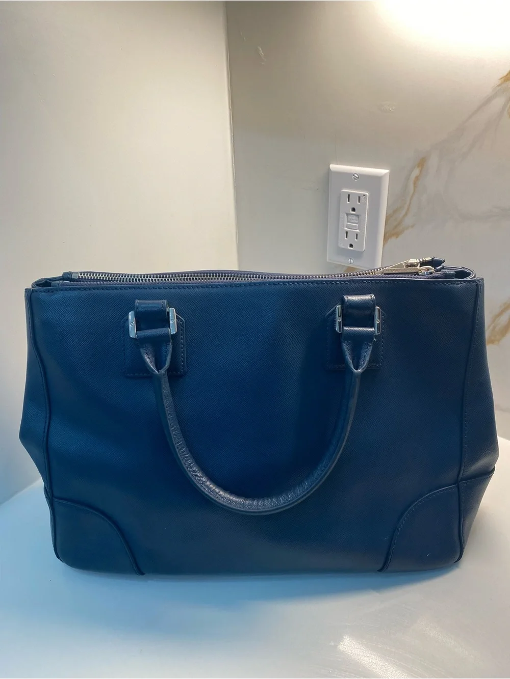 Tory Burch includes purse